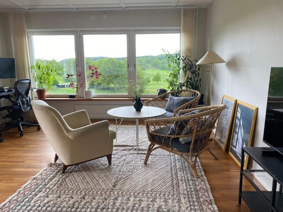 Apartment Right Next To The Golf Course And With The Ocean Just Around The Corner Ljungskile Zewnętrze zdjęcie