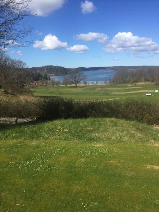 Apartment Right Next To The Golf Course And With The Ocean Just Around The Corner Ljungskile Zewnętrze zdjęcie